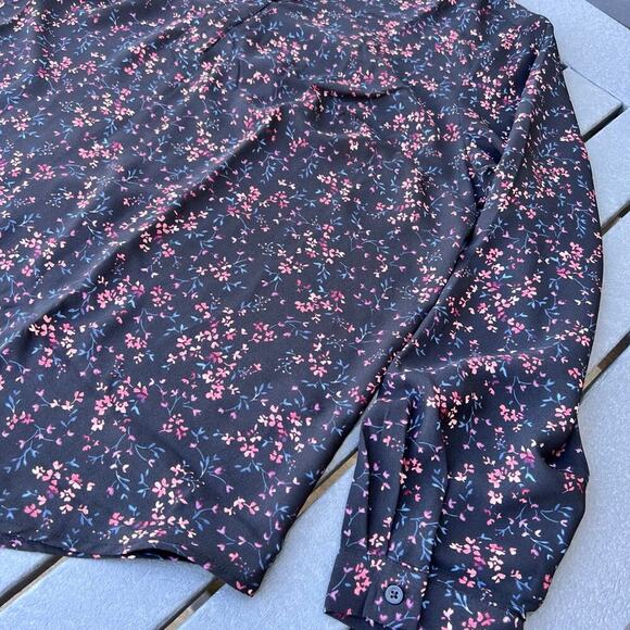 Hillary Radley women’s size XXL black floral V neck top. - Picture 5 of 10